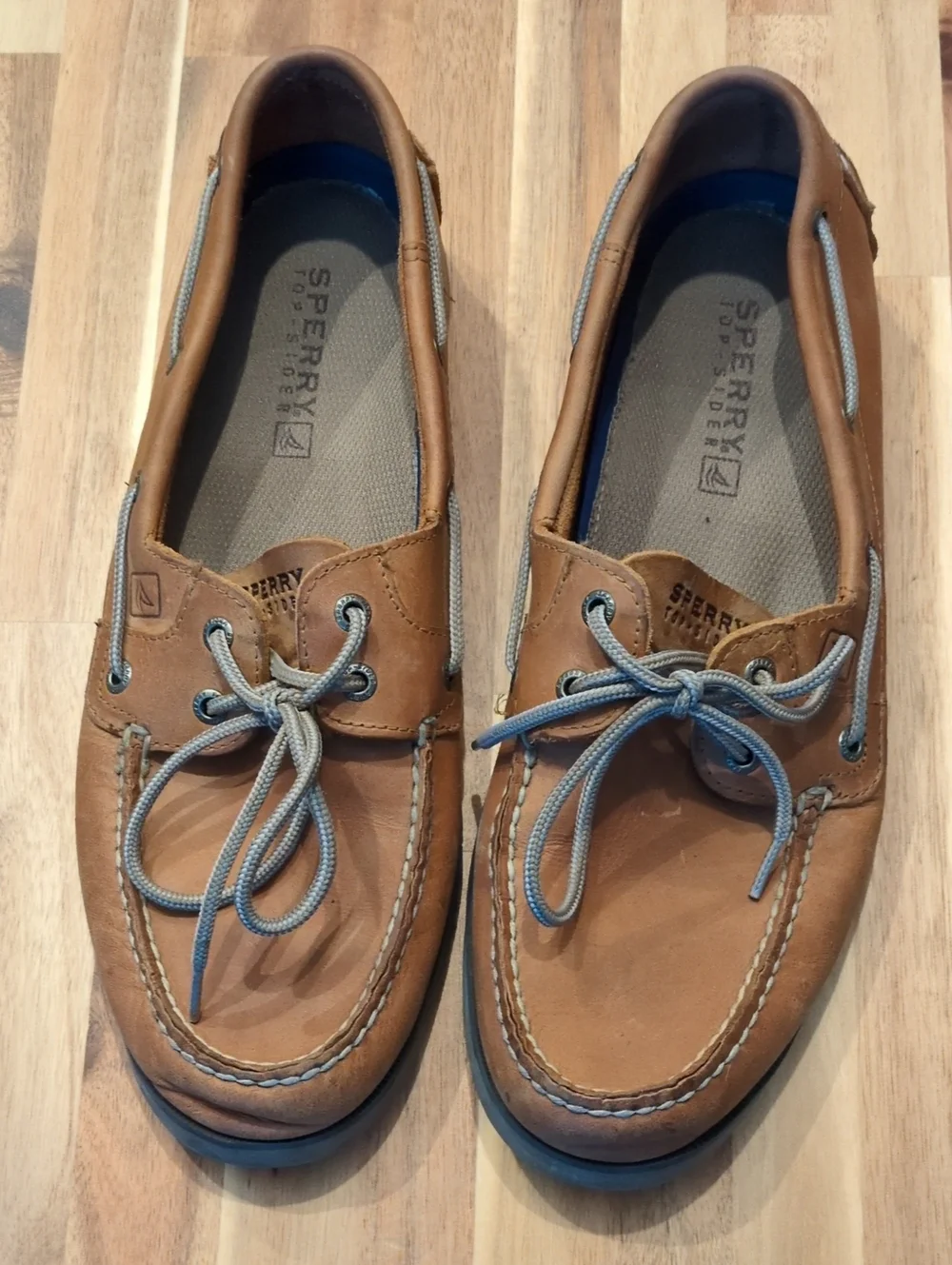 Sperry Men's Tan Leather 2-Eye Boat Shoes with Gray Laces